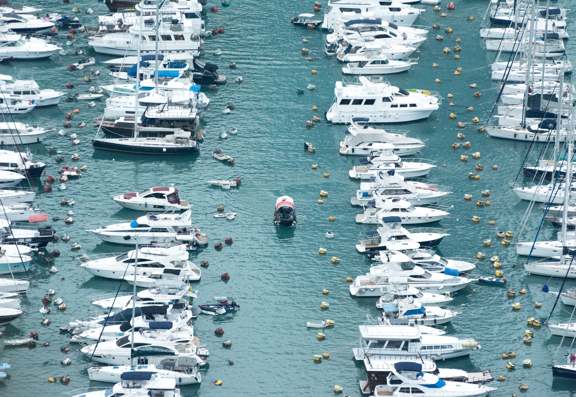 What Makes a Great Two-Way Radio System for Yachts?